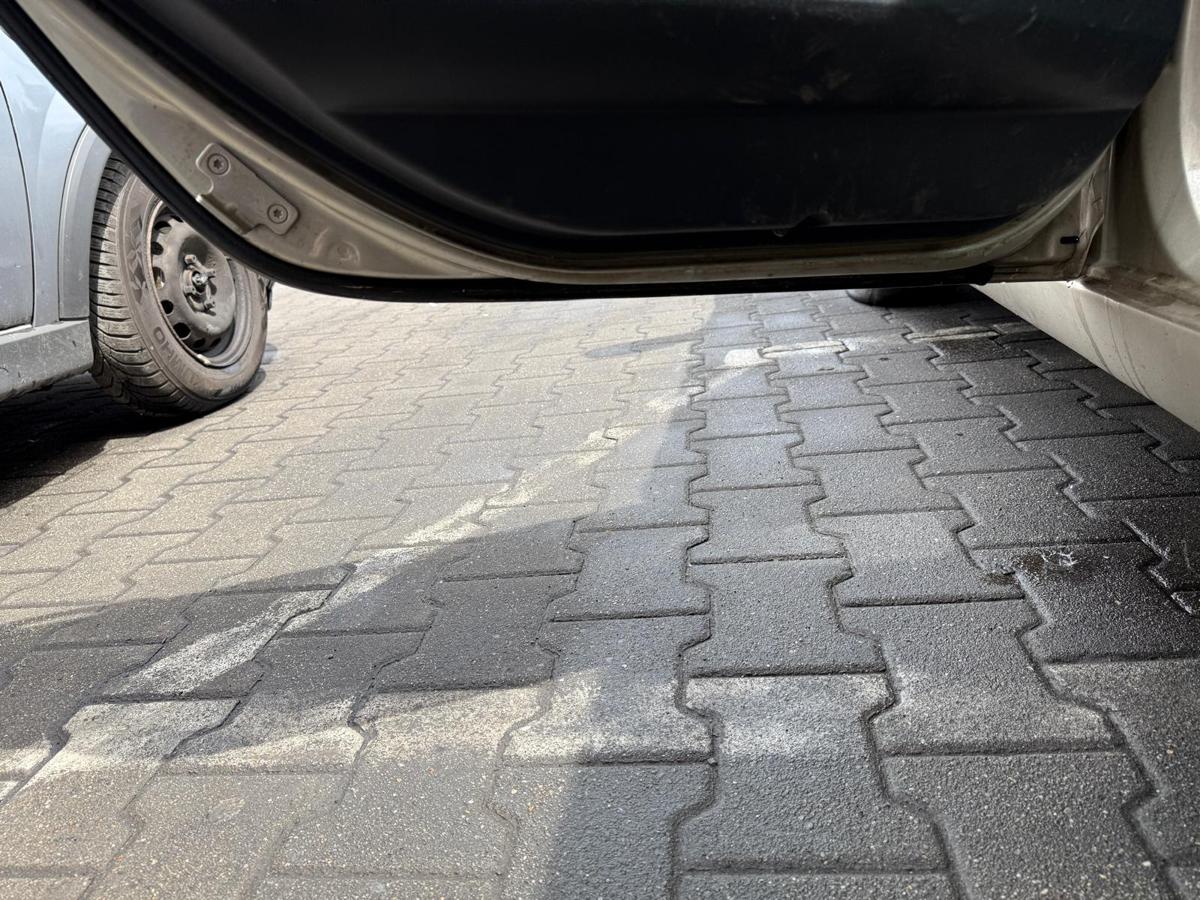Renault Megane 2 original Tür hinten links Dakotabeige Stufenheck Rohbau BJ08